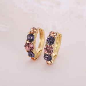 Créoles dorées chic avec cristaux de zircone ronds colorés pour femmes