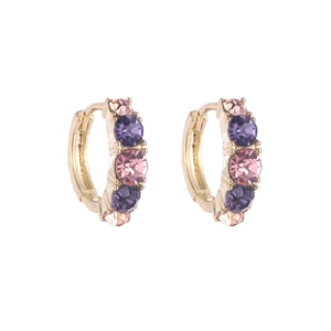 Boucles d'oreilles créoles dorées ornées de cristaux de zircone colorés et fermoir clips