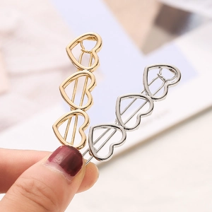 Minimalistische Legierung Haarklammer Mit Hohl Herz Motiv Gold Silber Galvanisiert Drei Verbundene Herzen Geometrische Haarnadel Damen