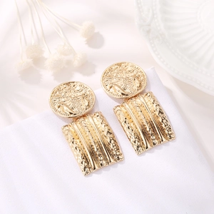 Golden geometric earrings with embossed round top and hammered rectangular pendant charm