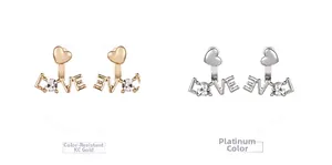 Detailansicht von KC-Gold und Silber Herzohrringen mit LOVE-Schriftzug und Zirkonia
