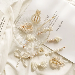 Barrettes Cheveux élégantes en Alliage avec Künstliche Perles Synthétiques Motifs Géométriques Cœur Papillon pour Mariage et Fêtes Femmes