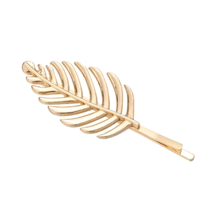 Barrette à cheveux élégante en métal doré en forme de feuille avec design de plume