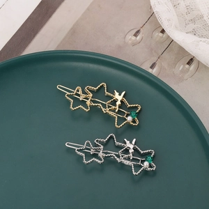 Barrettes étoile avec gemmes vertes et perles blanches en finitions or et argent