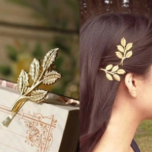 Barrette à cheveux branche d'olivier dorée avec texture de nervures de feuilles élégante
