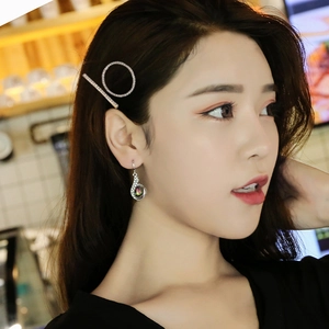 Ensemble élégant de barrettes à strass et boucles d'oreilles en opale