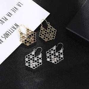 Bohemian Vintage Hollow Honeycomb Bee Hook Earrings Alloy Antique Gold Silver Geometric Animal Dangle Earrings For Women Jewelry Gift