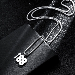 Pendentif 188 en acier inoxydable poli avec flèche sur chaîne box pour style hip-hop