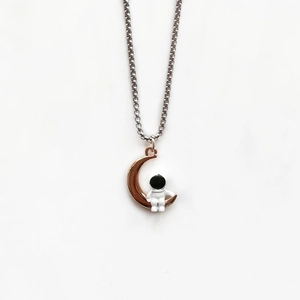 Collier avec pendentif aimanté astronaute et lune avec chaîne boîte pour couples
