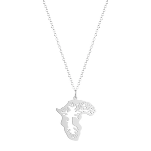 Détail du collier en acier inoxydable argenté avec carte d'Afrique et l'Arbre de Vie