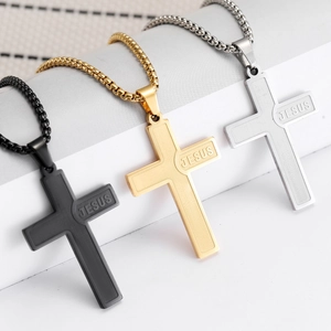 Collane con ciondoli a croce in acciaio al titanio tre colori con incisione Jesus