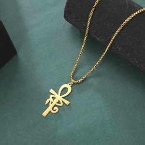 Collier en acier titane doré avec pendentif Ankh égyptien et Œil d'Horus sur chaîne maille box