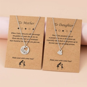 Juego de Collar Madre Hija de Acero Inoxidable Colgante Corazón Hueco Grabado Letras Mom Joyería Regalos para Día de la Madre