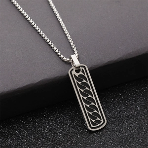 Collier pour hommes en acier inoxydable avec pendentif rectangulaire et émail noir