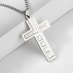 Kreuzanhänger aus Edelstahl in Silber mit graviertem Vaterunser an einer Metallkette