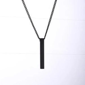 Collier minimaliste en acier inoxydable noir avec pendentif barre longue et fini mat