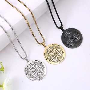 Vintage Men's Celtic Triskele Stainless Steel Hollow Round Pendant Necklace Retro Knot Pattern Box Chain Ethnic Jewelry