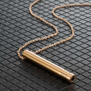 Collier de respiration minimaliste en acier inoxydable doré avec pendentif de méditation
