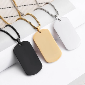 Collane con ciondolo a piastrina militare in acciaio inossidabile nei colori oro nero argento
