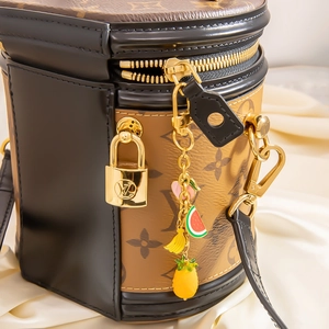 Bijou de Sac en Acier Inoxydable Plaqué Or 18K Fruit Fraise Pastèque Croix Cœur Mauvais Œil Pendentif Porte-Clés