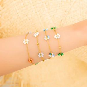 Bracelet Fleur en Acier Inoxydable Plaqué Or 18K Avec Perles Artificielles Colorées Bijoux de Mode Doux pour Femmes Bracelet Ajustable