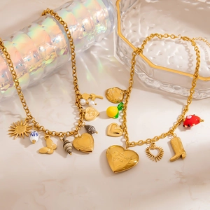 Collier en acier inoxydable plaqué or 18K avec pendentifs coquillage et cœur rétro
