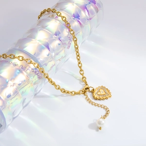 Collier élégant en acier inoxydable plaqué or 18 carats avec cœur en strass et perle