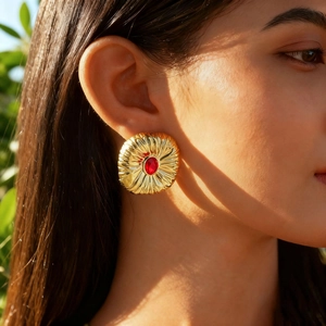 Orecchini a Bottone Tondi Testurizzati in Acciaio Inossidabile Placcato Oro Stile Vintage Francese Gioielli Strass Rosso Donna