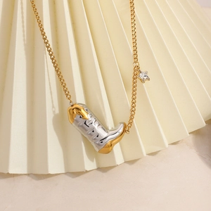 Collana in acciaio inossidabile placcata oro 18K con ciondolo a stivale bicolore