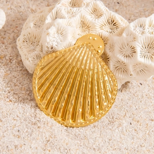 Exquisite 18K gold plated starfish shell brooch with 3D ocean style texture on white coral