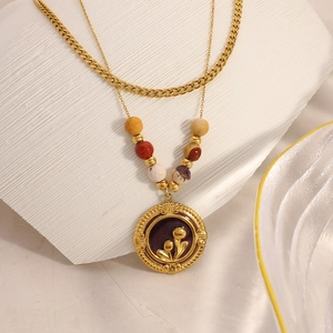 Collier double rang en acier inoxydable plaqué or 18k avec perles colorées et pendentif fleur