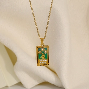 Retro Edelstahl 18K Gold Tarot Halskette mit THE STAR Anhänger und grüner Emaille