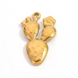 Vue détaillée d'un pendentif cactus doré avec fleur pour la création de bijoux