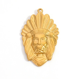 Pendentif chef indien en acier inoxydable plaqué or 18K avec détails en relief polis