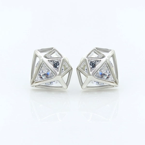 Boucles d'oreilles modernes géométriques ajourées avec zircon clair argenté