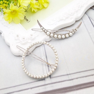 Ensemble de barrettes à cheveux argentées avec lune, cercle et perles blanches