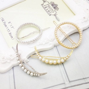 Ensemble de pinces à cheveux élégantes dorées et argentées avec perles et lune