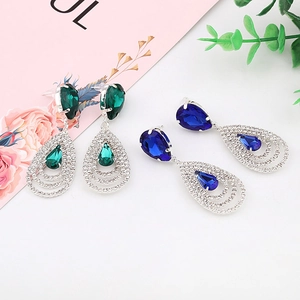Boucles d'oreilles goutte d'eau à trois couches en cristal vert émeraude et bleu saphir