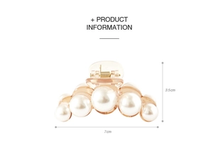 Vue détaillée d'une pince à cheveux en perles avec dimensions 7 cm de large et 3,5 cm
