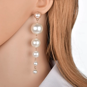 Élégantes Boucles D'Oreilles Pendantes Pour Femmes Avec Künstliche Perles D'Imitation En Dégradé Alliage Plaqué Or Pour Mariages Et Soirées