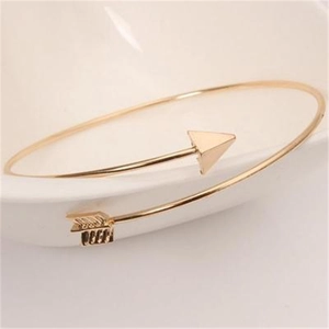 Minimalist Alloy Arrow Open Cuff Bangle Bracelet For Women Trendy Geometric Arrowhead Fletching Adjustable Jewelry Gift