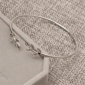 Minimalist Alloy Leaf Branch Open Bangle Adjustable Metal Bracelet For Women Fashion Jewelry Gold Silver Leaf Design Cuff