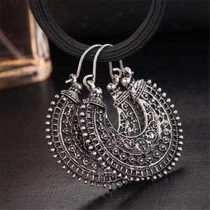 Boucles d'Oreilles Créoles Vintage Bohême en Alliage Filigrane Croissant pour Femme Style Ethnique Or Argent Antique