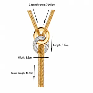 Lange goldene Quastenhalskette mit doppelten Ringen und Abmessungen der Pulloverkette