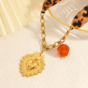 Retro 18K gold plated necklace with heart pendant, leopard print scarf and resin beads