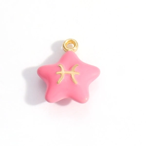 Detail eines rosa sternförmigen Fische Sternzeichen-Anhängers für DIY-Schmuck