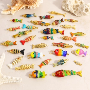 Colgante de Pez de Acero Inoxidable DIY Esmalte de Aceite de Goteo Colorido Espina de Pescado Amuletos para Collar Pulsera Joyería Mujer