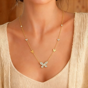 Collana con Ciondolo a Forma di Farfalla Luna Stella in Acciaio Inossidabile Placcato Oro 18K Strass Gioielli da Donna