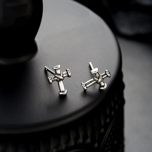 Boucles d'oreilles rétro en acier inoxydable avec croix et nœud de style argenté