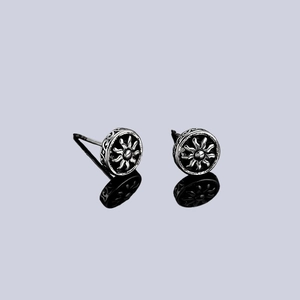 Boucles d'oreilles soleil rétro en acier vintage avec bordure en corde tressée détaillée